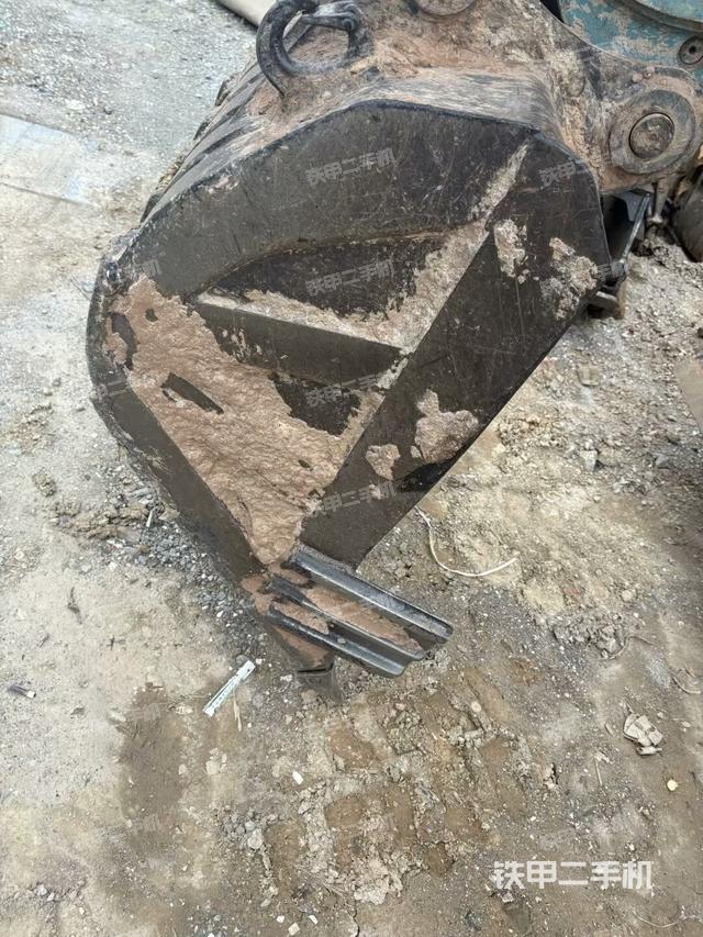 鏟斗右后整體（工作和回轉(zhuǎn)裝置）