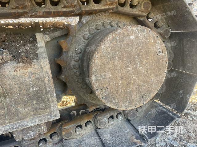 左驅(qū)動輪（行走機(jī)構(gòu)）