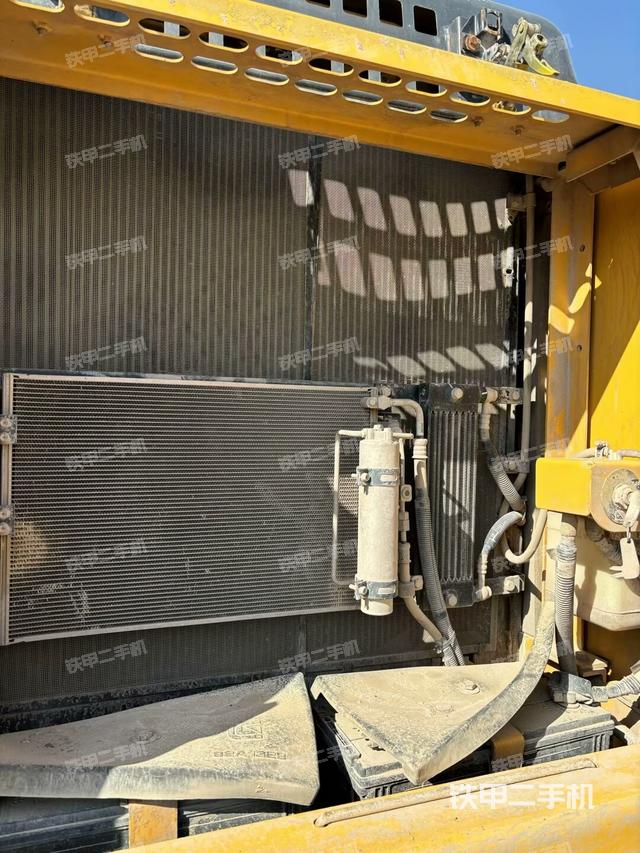 散熱器正面（大件艙室）