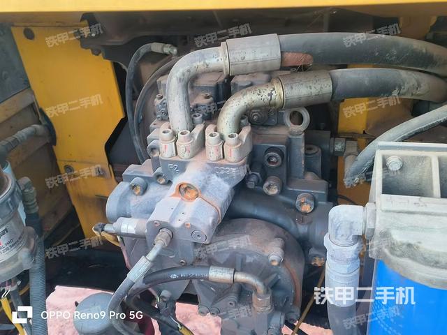 液壓泵艙室正面整體（整機(jī)外觀）