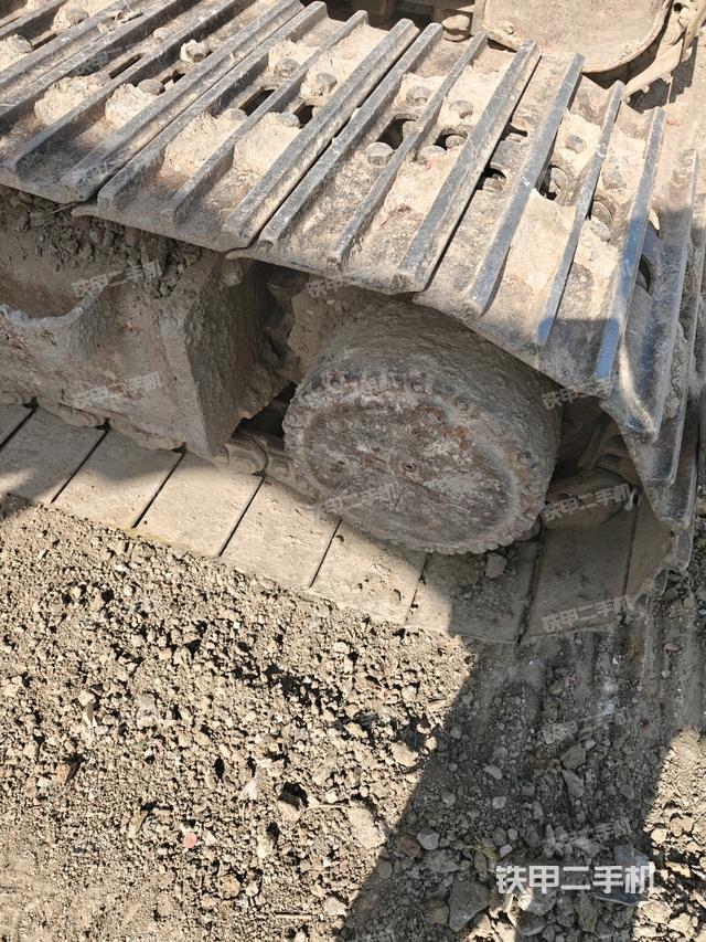 右驅(qū)動(dòng)輪（行走機(jī)構(gòu)）