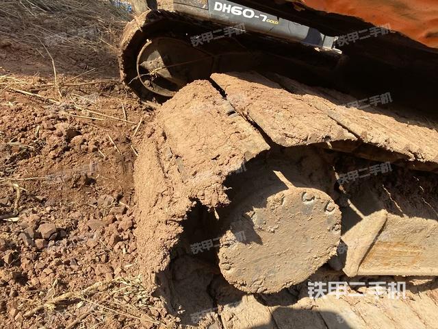 左導(dǎo)向輪（行走機(jī)構(gòu)）