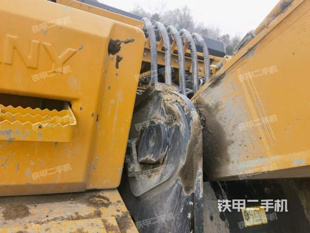 大臂根部?斜視(工作和回轉(zhuǎn)裝置) 大臂根部?斜視(工作和回轉(zhuǎn)裝置)