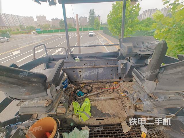 驾驶室操作台（设备外观及核心部件）