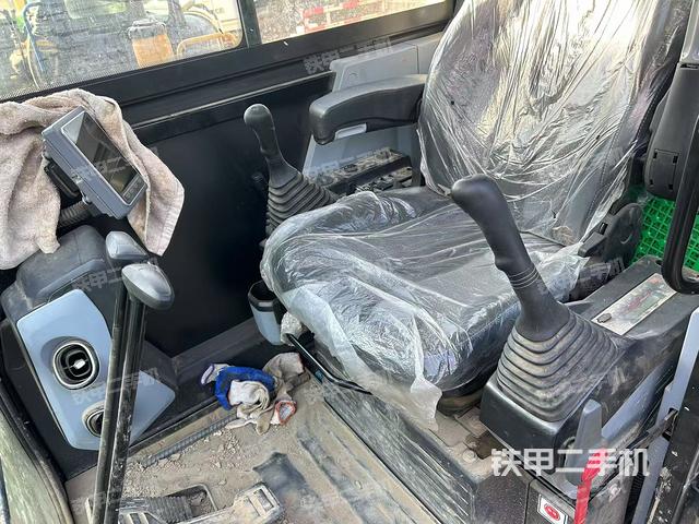 驾驶室整体（整机外观）