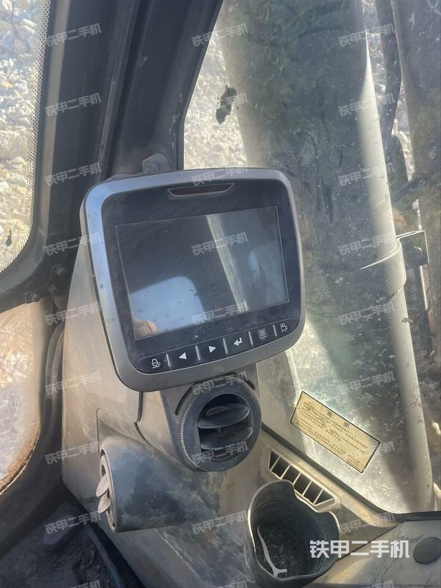 后窗玻璃角標(biāo)（駕駛室部分）