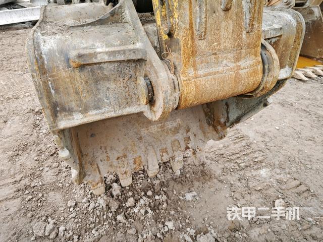 鏟斗右后整體（工作和回轉(zhuǎn)裝置）