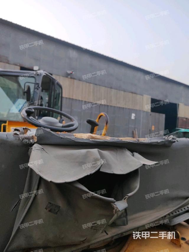 后玻璃角標（壓路機駕駛室）