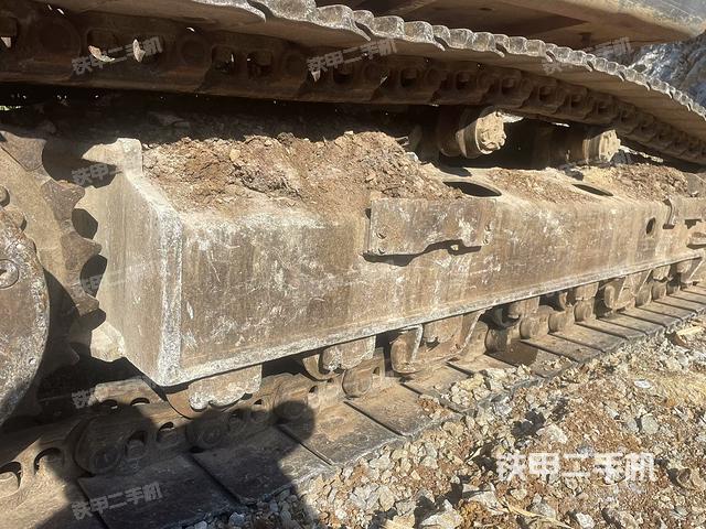 右驅(qū)動輪（行走機(jī)構(gòu)）