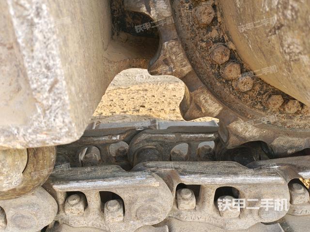 右側(cè)履帶整體(行走機(jī)構(gòu)) 右側(cè)履帶整體(行走機(jī)構(gòu))