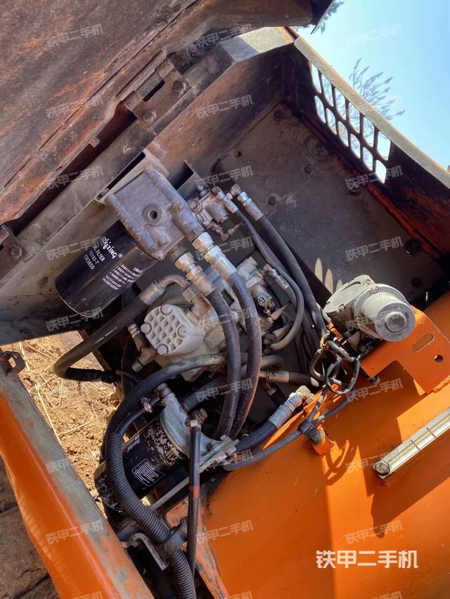 液壓泵斜45?左（大件艙室）