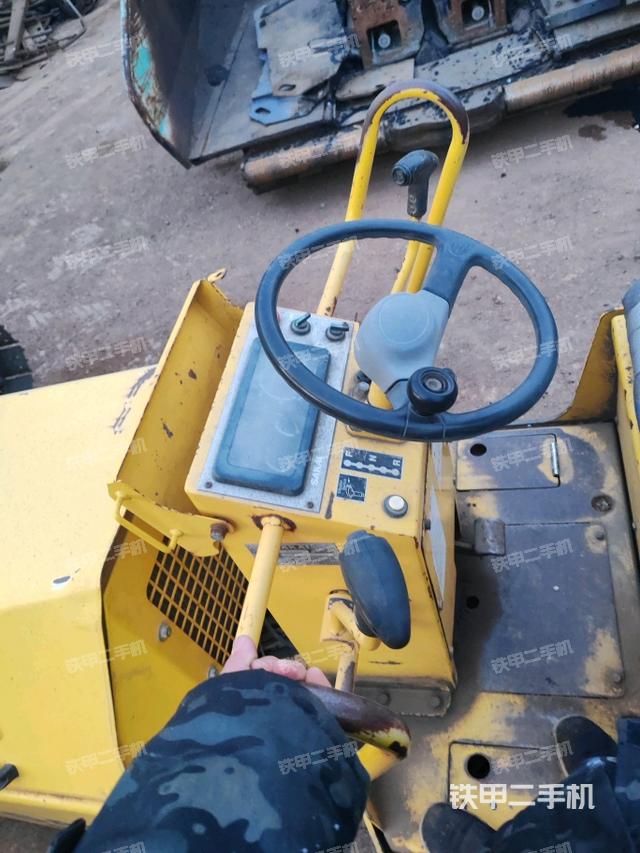 操作把手（壓路機駕駛室）