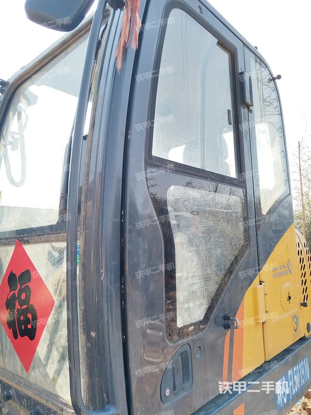 驾驶室整体（整机外观）