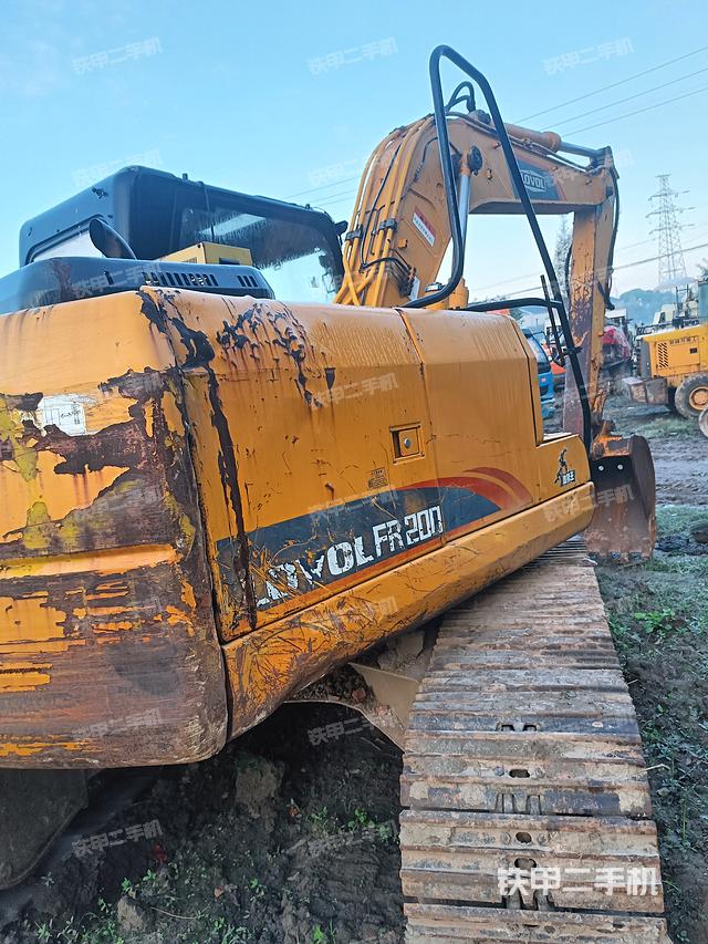 整機右后45°(整機外觀) 整機右后45°(整機外觀)