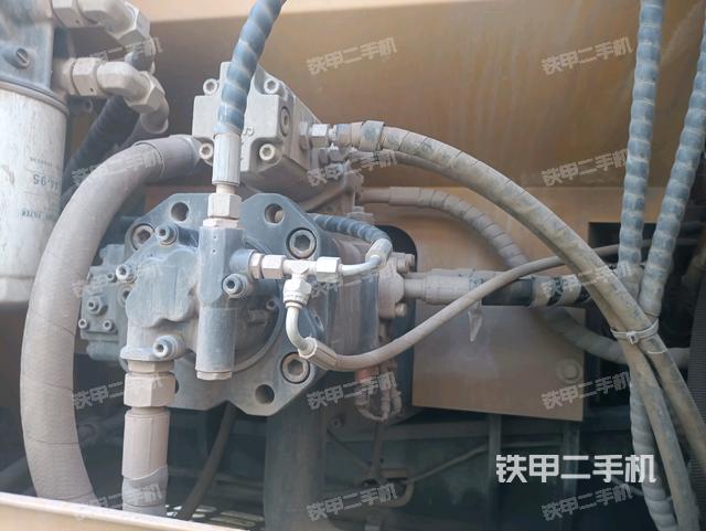 液壓泵斜45?右(大件艙室) 液壓泵斜45?右(大件艙室)