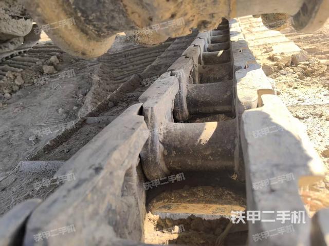 左側行走馬達蓋板（行走機構）