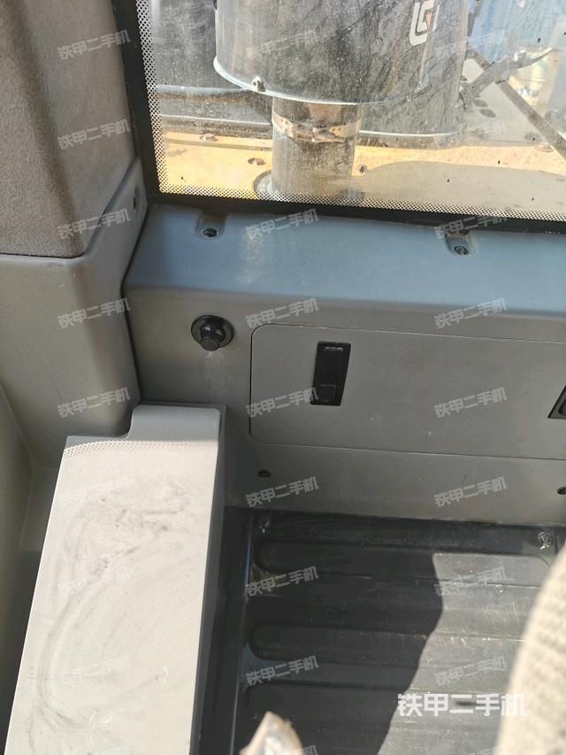 后窗玻璃角標(biāo)（駕駛室部分）