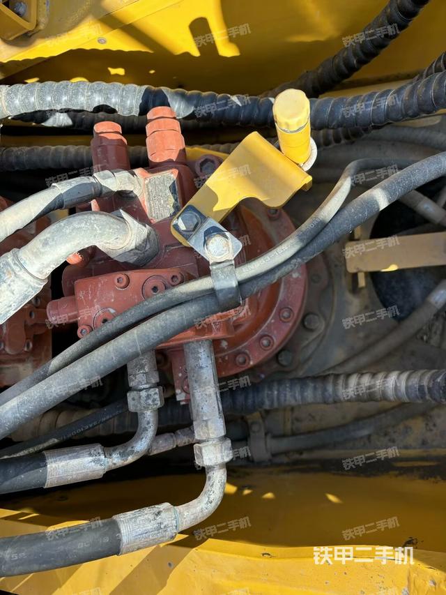 回轉(zhuǎn)馬達(dá)（上車部件）