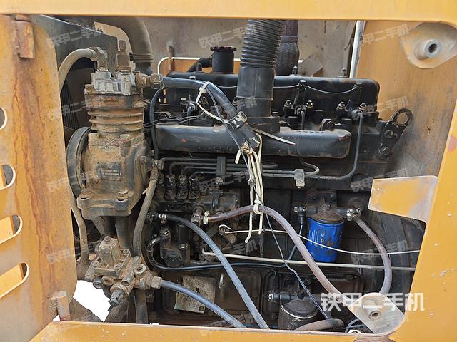 发动机左侧（整机外观及大件）