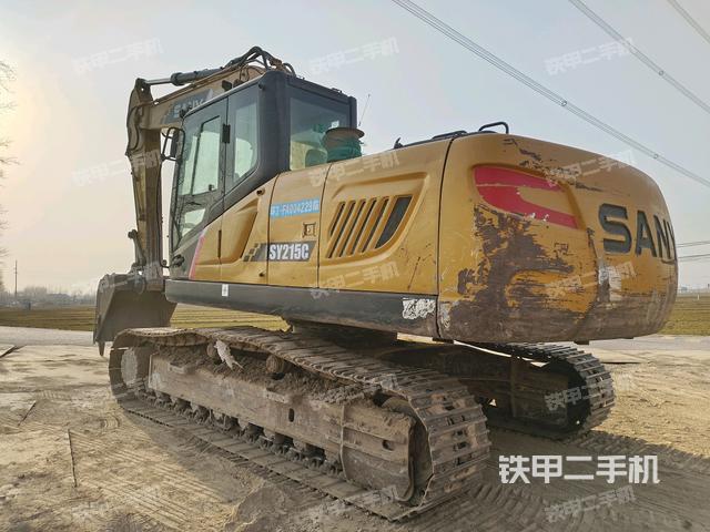 三一重工SY215C挖掘机的设备实拍-第3张实拍照片