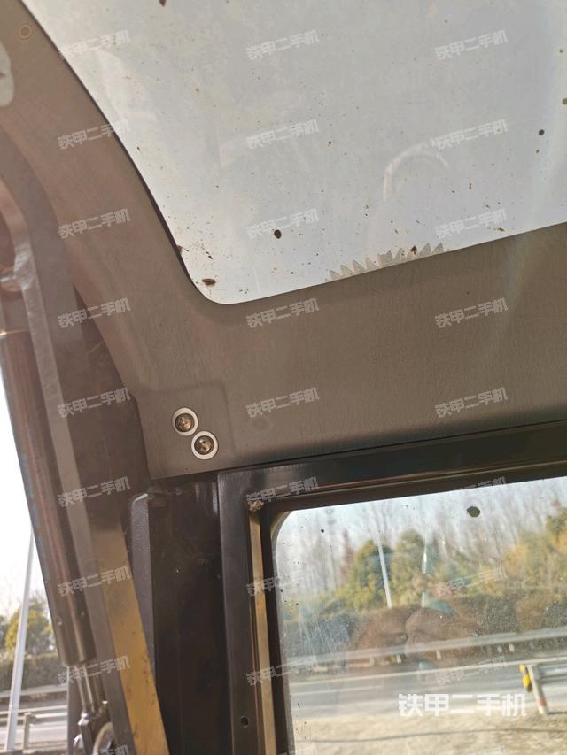 座椅左側(cè)控制臺/音響/含左手柄（駕駛室部分）