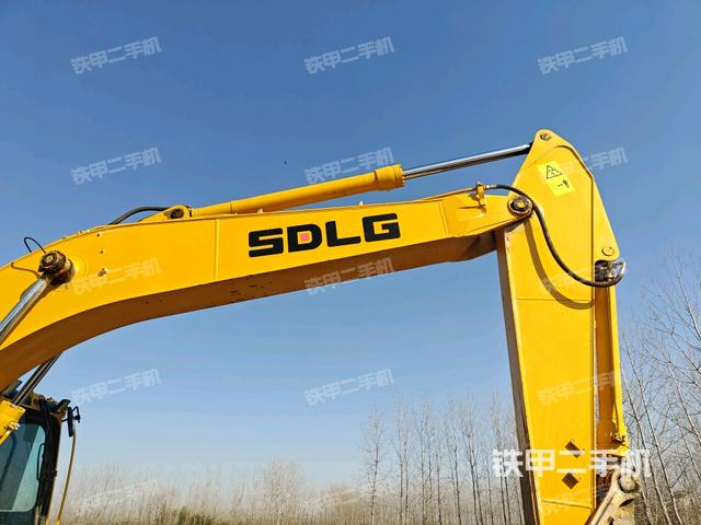 大臂整體?右側（工作和回轉裝置）