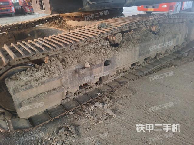 左側(cè)履帶整體?（行走機構(gòu)）