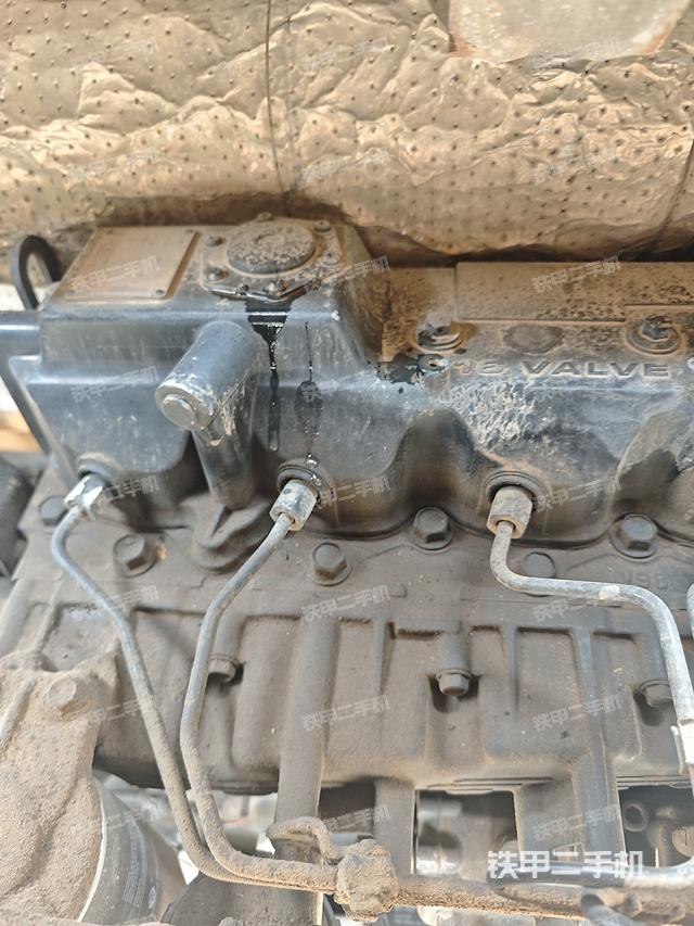 驾驶室顶部（整机外观）