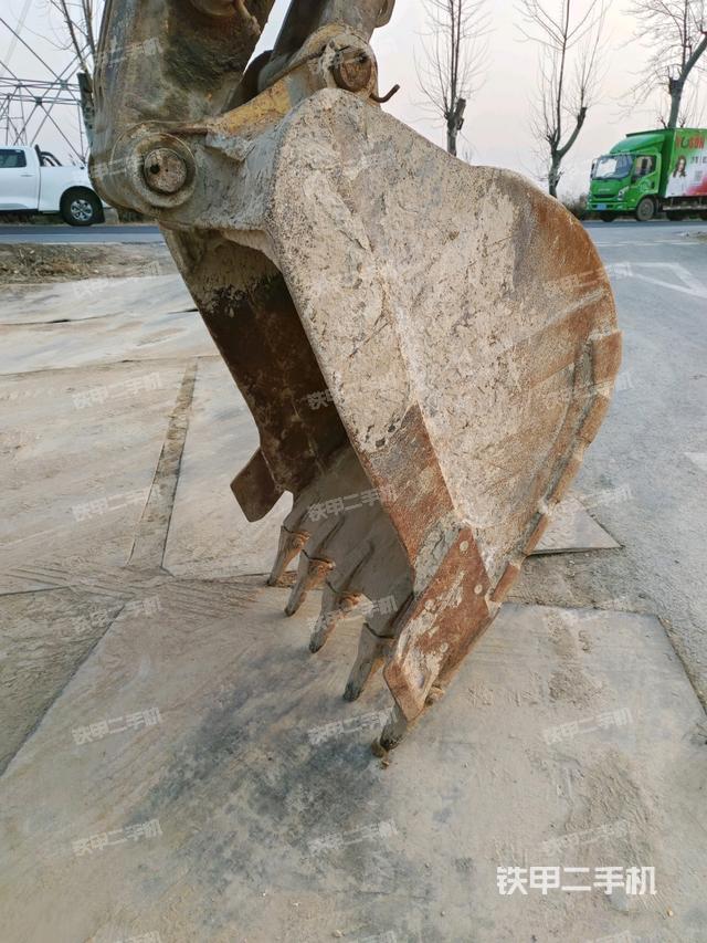 鏟斗右后整體（工作和回轉(zhuǎn)裝置）