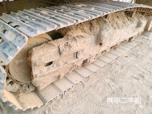 右側(cè)行走馬達蓋板（行走機構(gòu)）