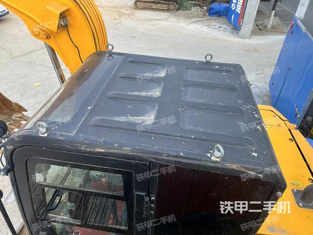 驾驶室顶部（整机外观）