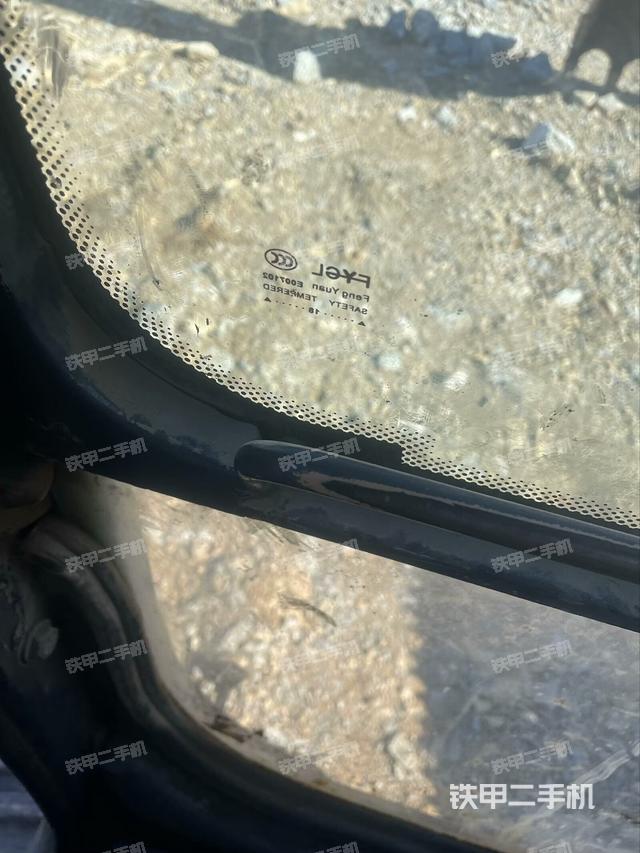 右側(cè)玻璃角標(biāo)（駕駛室部分）