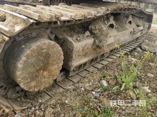 左側(cè)履帶整體?(行走機(jī)構(gòu)) 左側(cè)履帶整體?(行走機(jī)構(gòu))