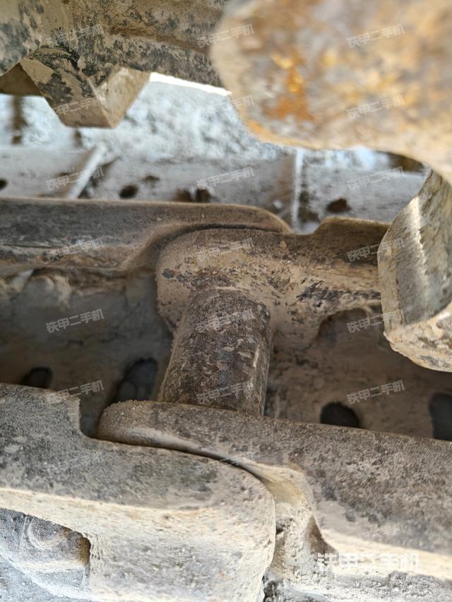 右驅(qū)動輪（行走機(jī)構(gòu)）