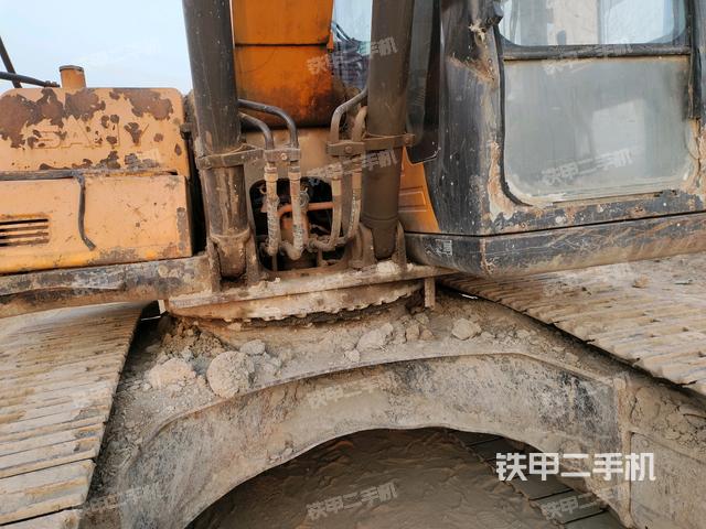 轉(zhuǎn)盤和下車架正前（工作和回轉(zhuǎn)裝置）