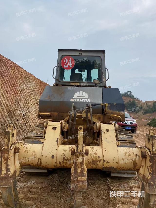 整机右后45°（设备外观及核心部件）