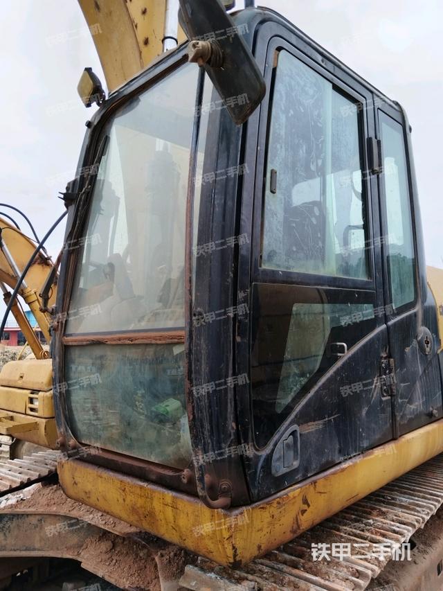 駕駛室整體（整機(jī)外觀）