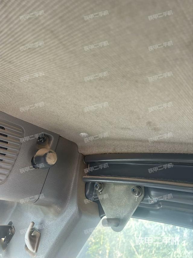 駕駛室正側(cè)（駕駛室部分）