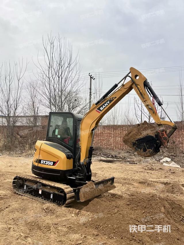 回轉(zhuǎn)馬達和主控閥（整機外觀）