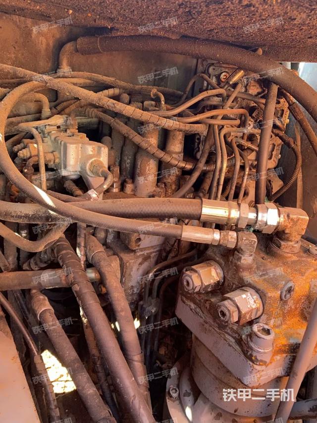 回轉(zhuǎn)馬達(dá)（上車部件）