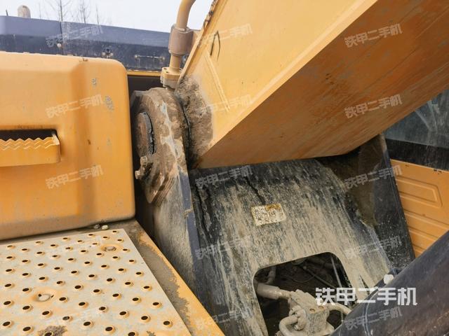 大臂根部?斜視(工作和回轉(zhuǎn)裝置) 大臂根部?斜視(工作和回轉(zhuǎn)裝置)