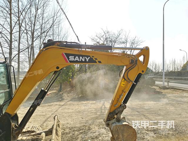 轉(zhuǎn)盤和下車架正前（工作和回轉(zhuǎn)裝置）