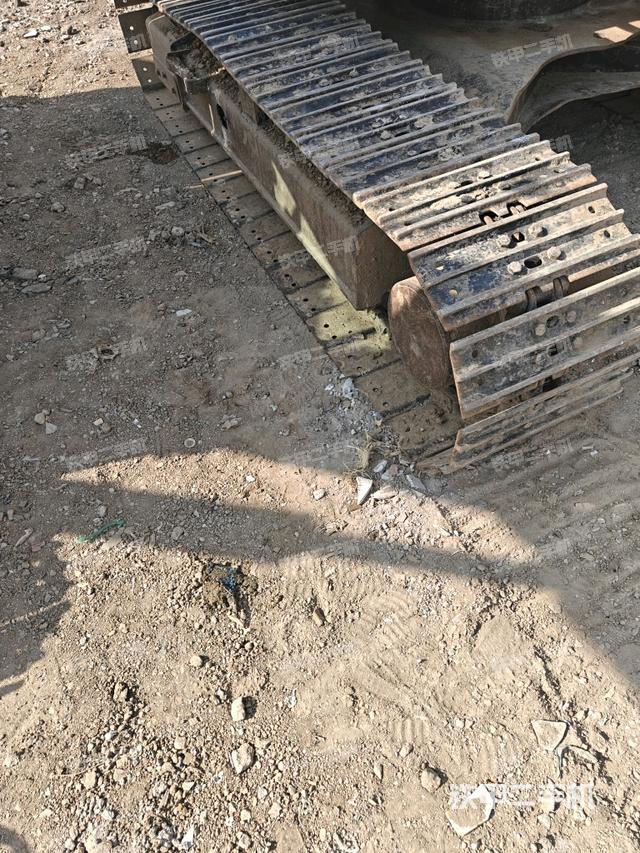 右側(cè)履帶整體?（行走機(jī)構(gòu)）