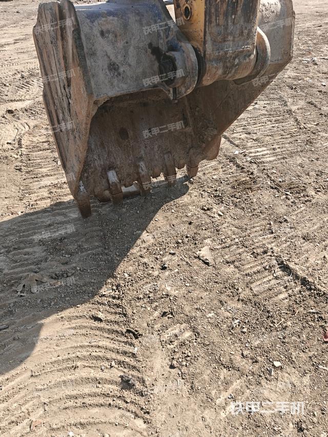 鏟斗右后整體（工作和回轉(zhuǎn)裝置）