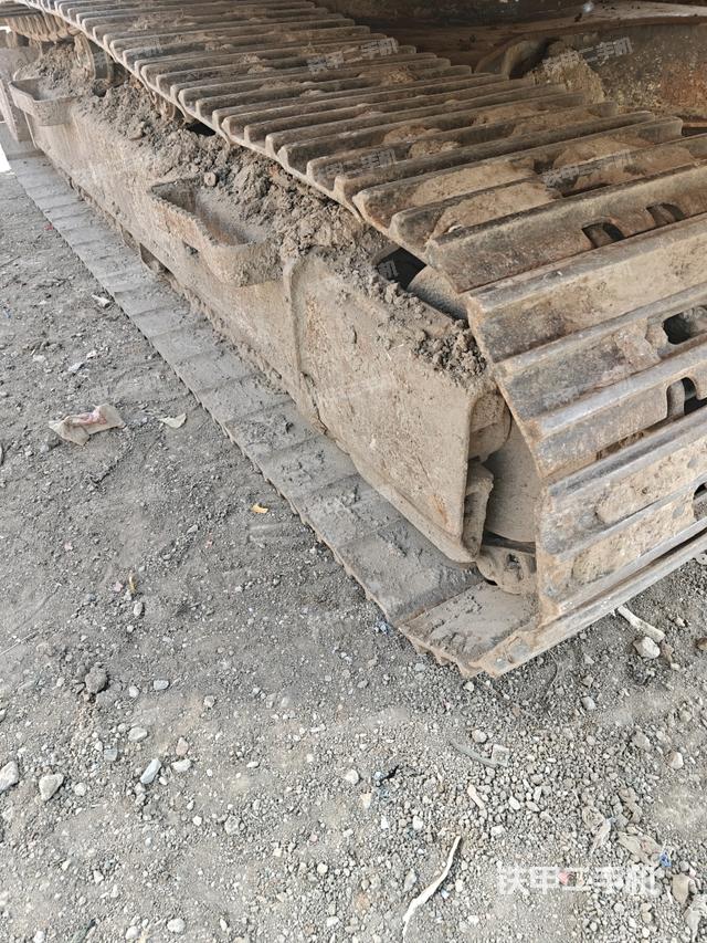 左側(cè)履帶整體?（行走機(jī)構(gòu)）