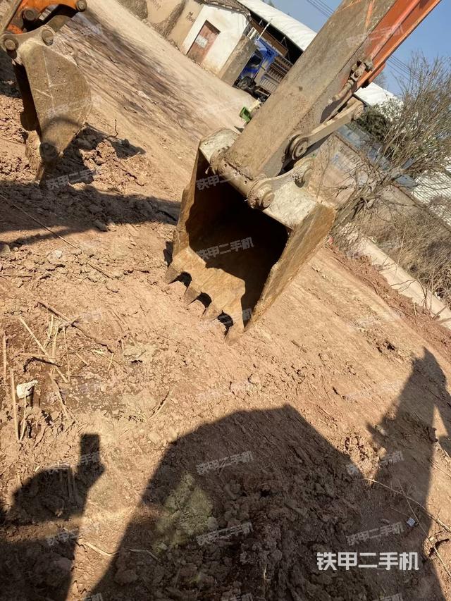 大臂油缸整體?豎拍（工作和回轉(zhuǎn)裝置）