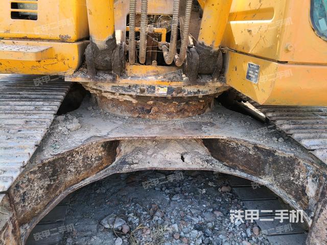 轉(zhuǎn)盤和下車架正前（工作和回轉(zhuǎn)裝置）