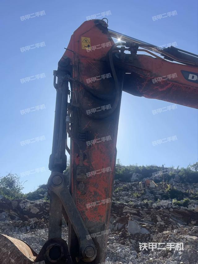 大臂油缸整體?豎拍（工作和回轉(zhuǎn)裝置）