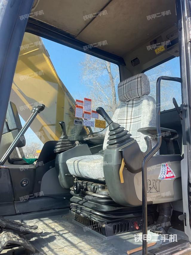 駕駛室整體（整機外觀）