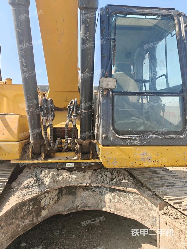 大臂油缸整體?豎拍（工作和回轉(zhuǎn)裝置）